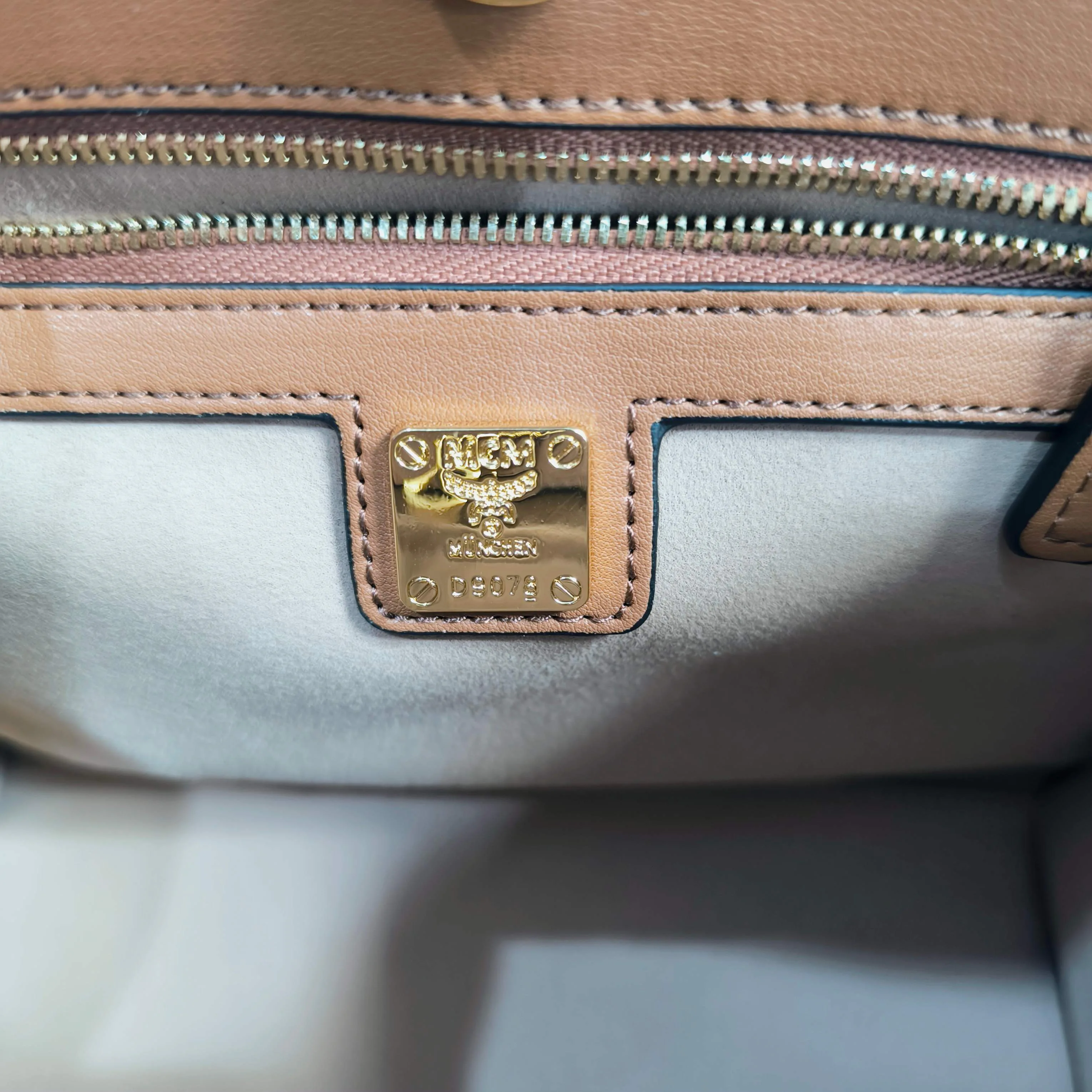 Women's Classic Handbags MCM 18223308