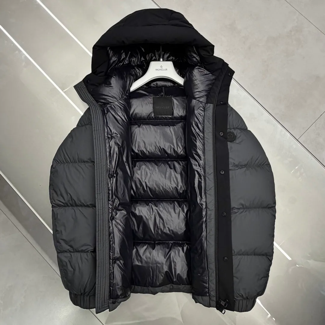 Men's Jackets And Down Jackets MONCLER 17391891