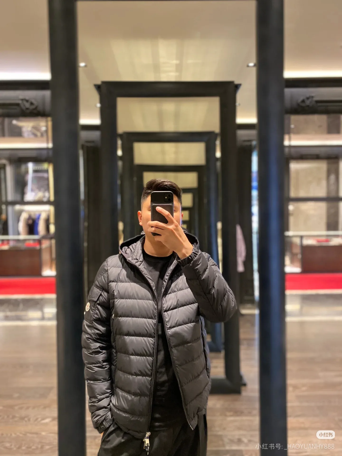 Men's Jackets And Down Jackets MONCLER 18044454