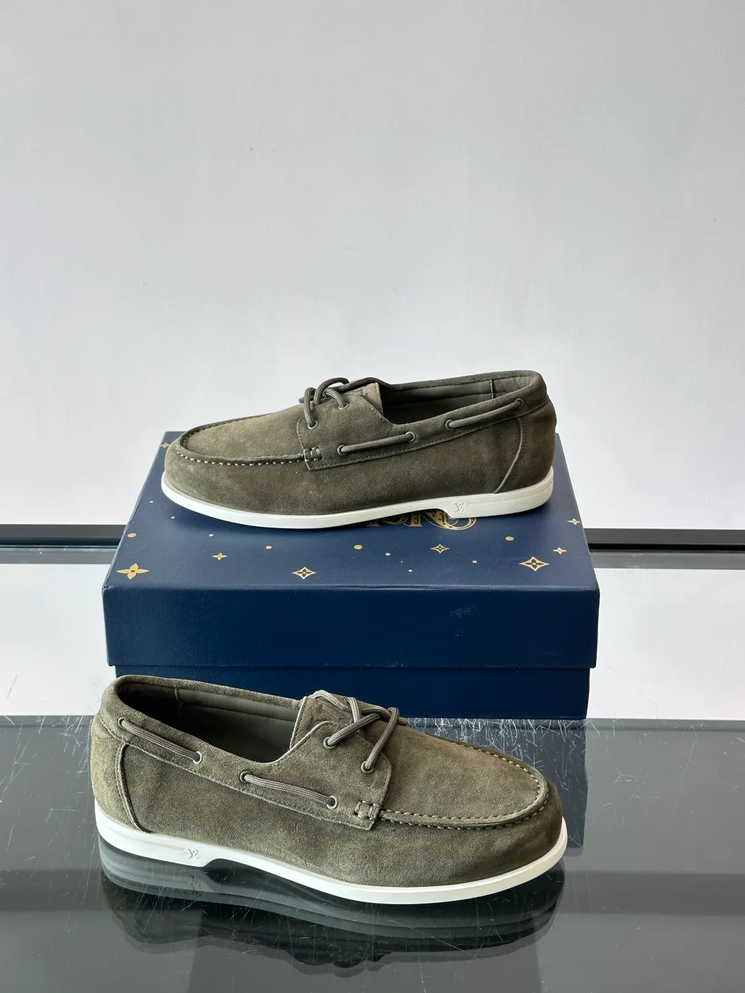 Men's Loafers And Dress Shoes LOUIS VUITTON 17941070