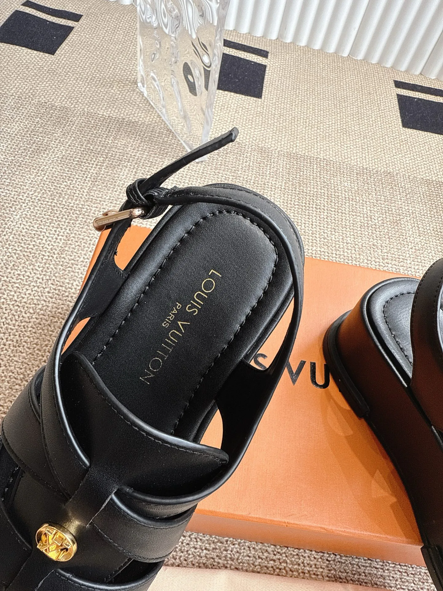 Women's Open-Toe Sandals LOUIS VUITTON 17499594