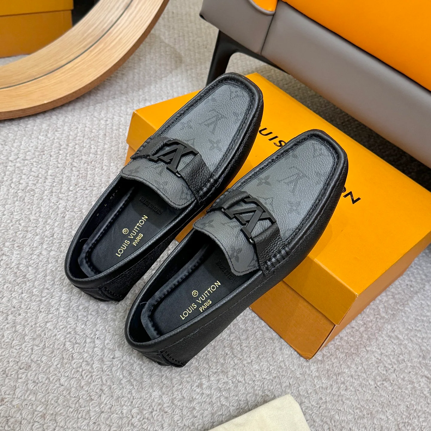 Men's Loafers And Dress Shoes LOUIS VUITTON 17514743