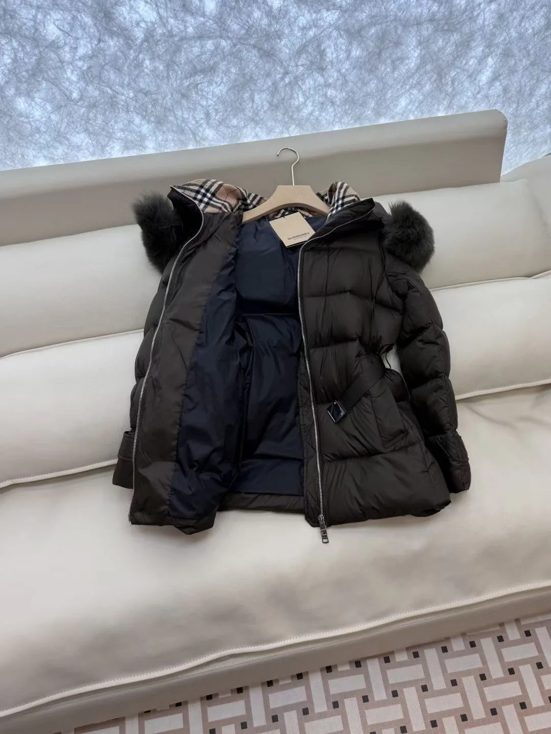 Women's Jackets And Down Jackets BURBERRY 18043118