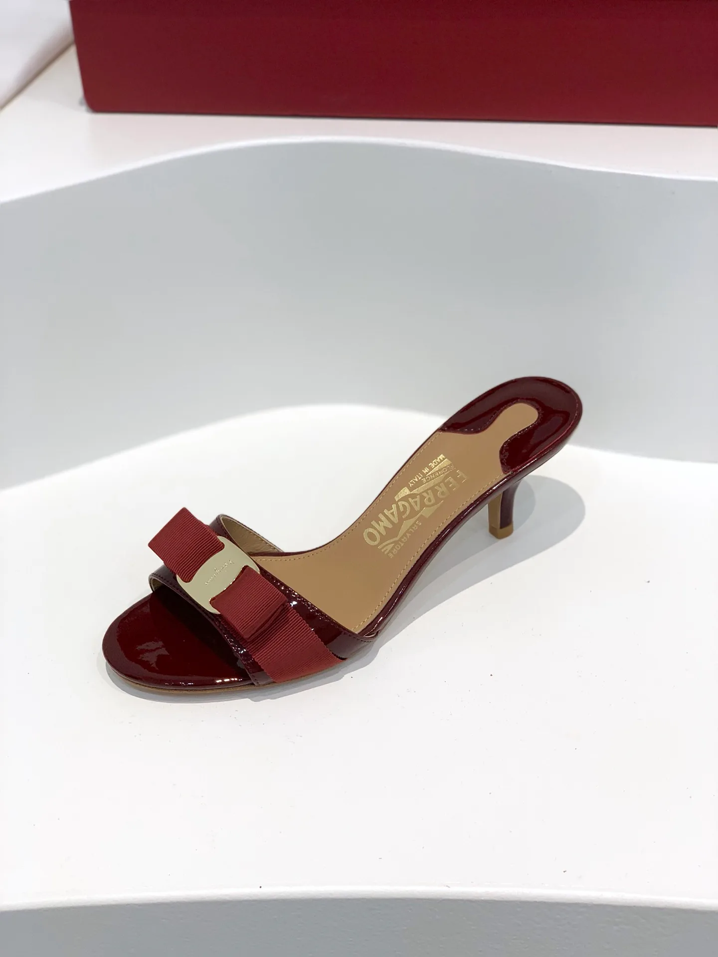 Women's Open-Toe Sandals SALVATORE FERRAGAMO 17642544