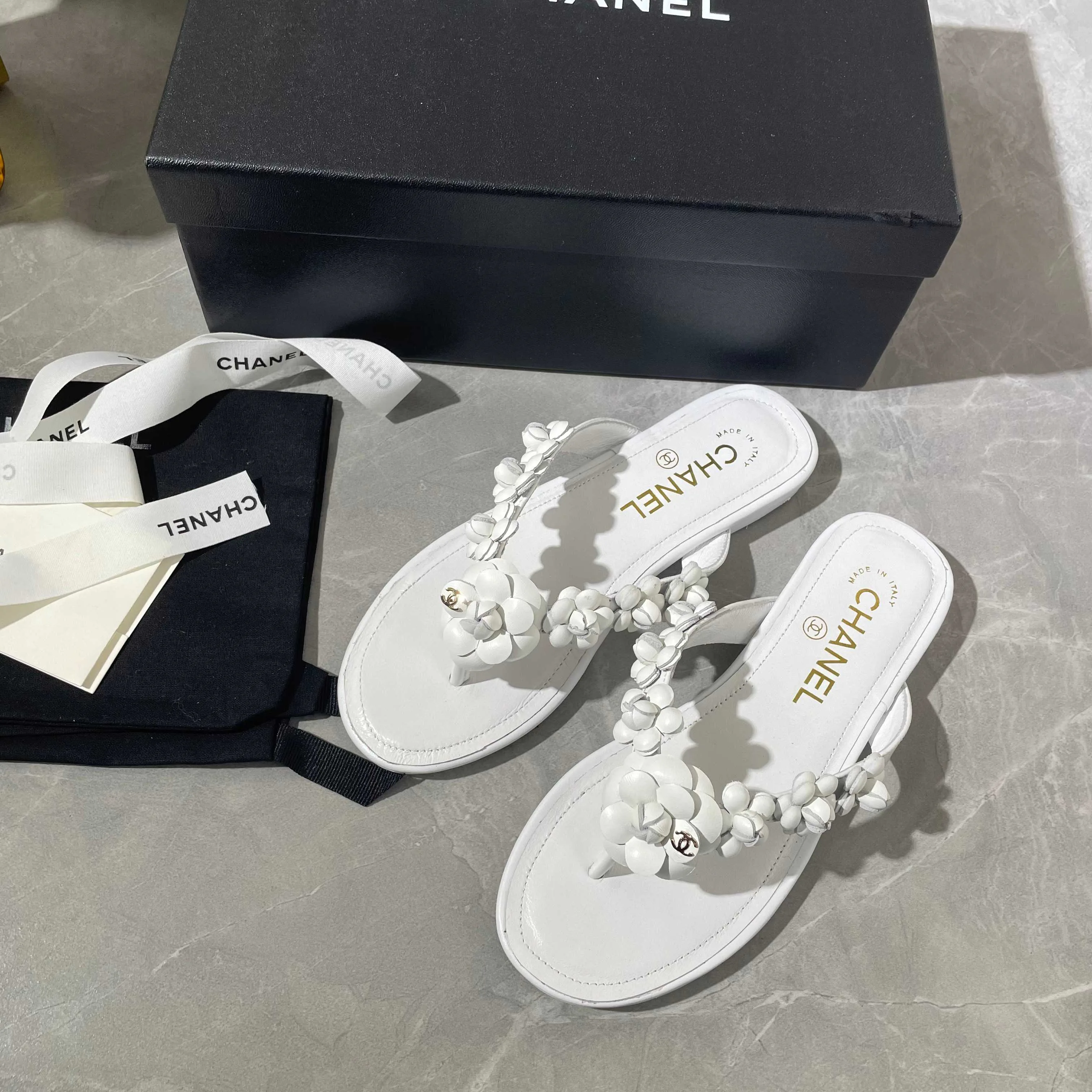 Women's Flip-Flops CHANEL 17947067