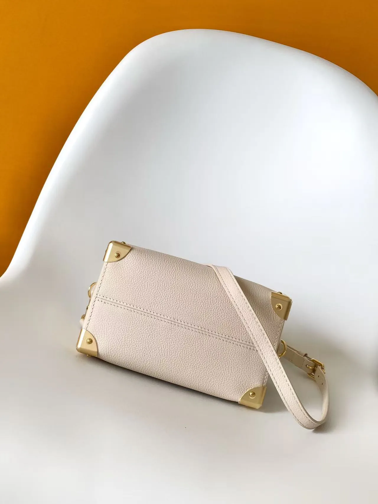 Women's Classic Handbags LOUIS VUITTON 17813550