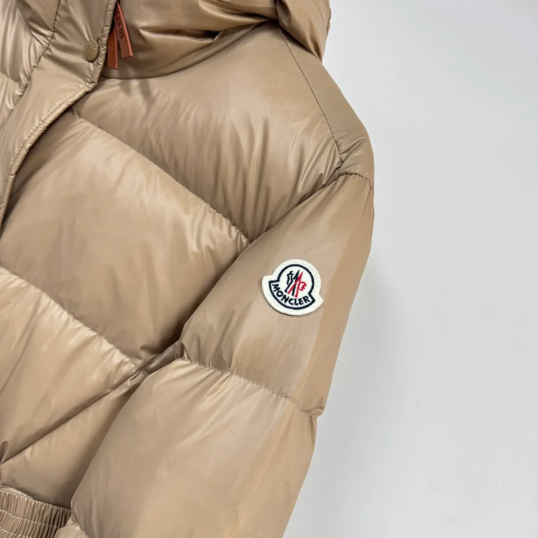 Women's Jackets And Down Jackets MONCLER 17810364