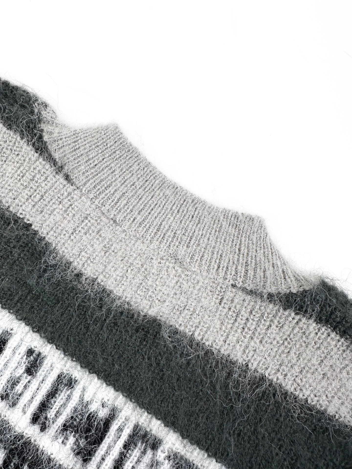Women's Jumpers And Sweaters BALENCIAGA 18046552