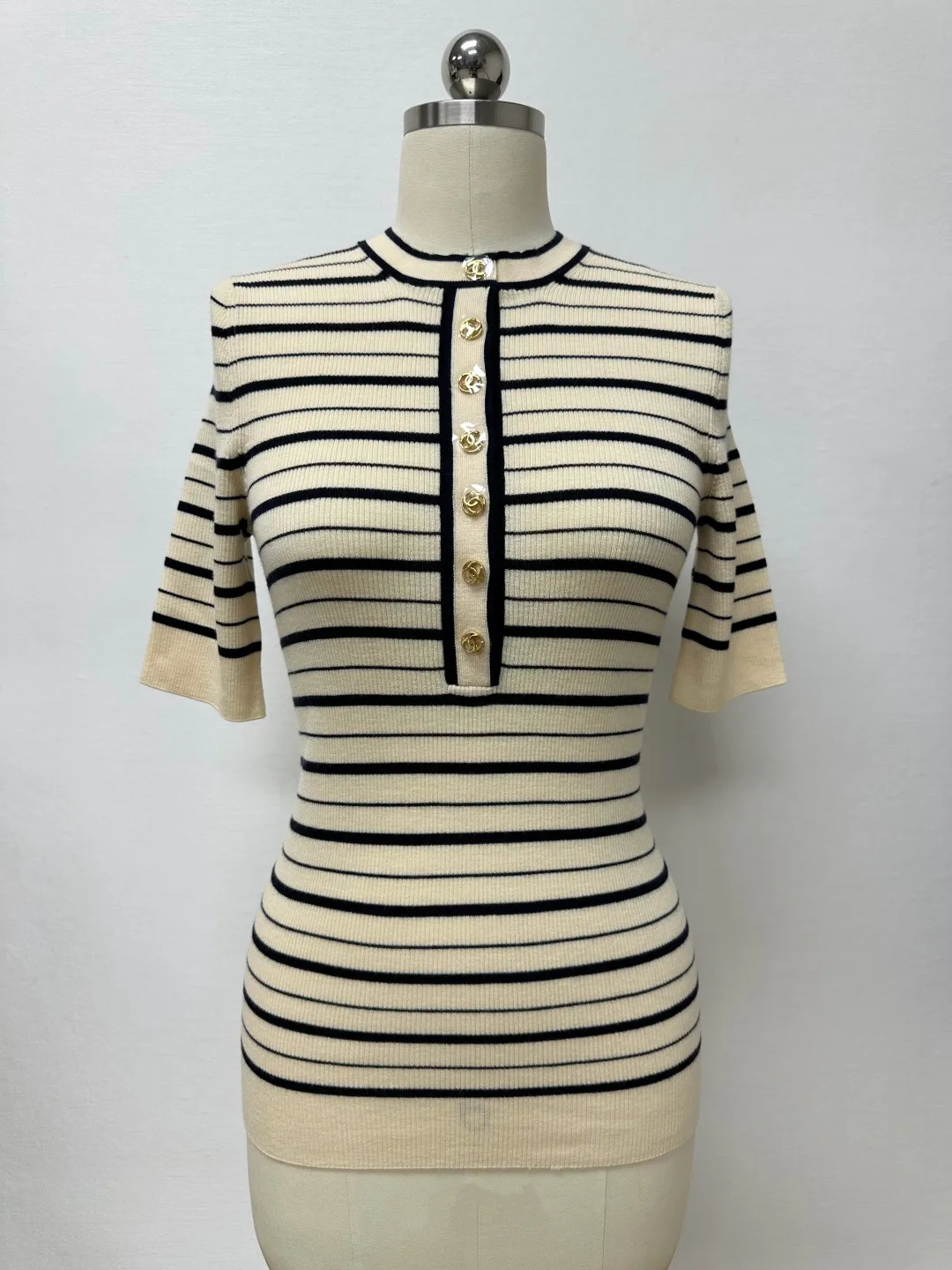 Women's Jumpers And Sweaters CHANEL 18189405