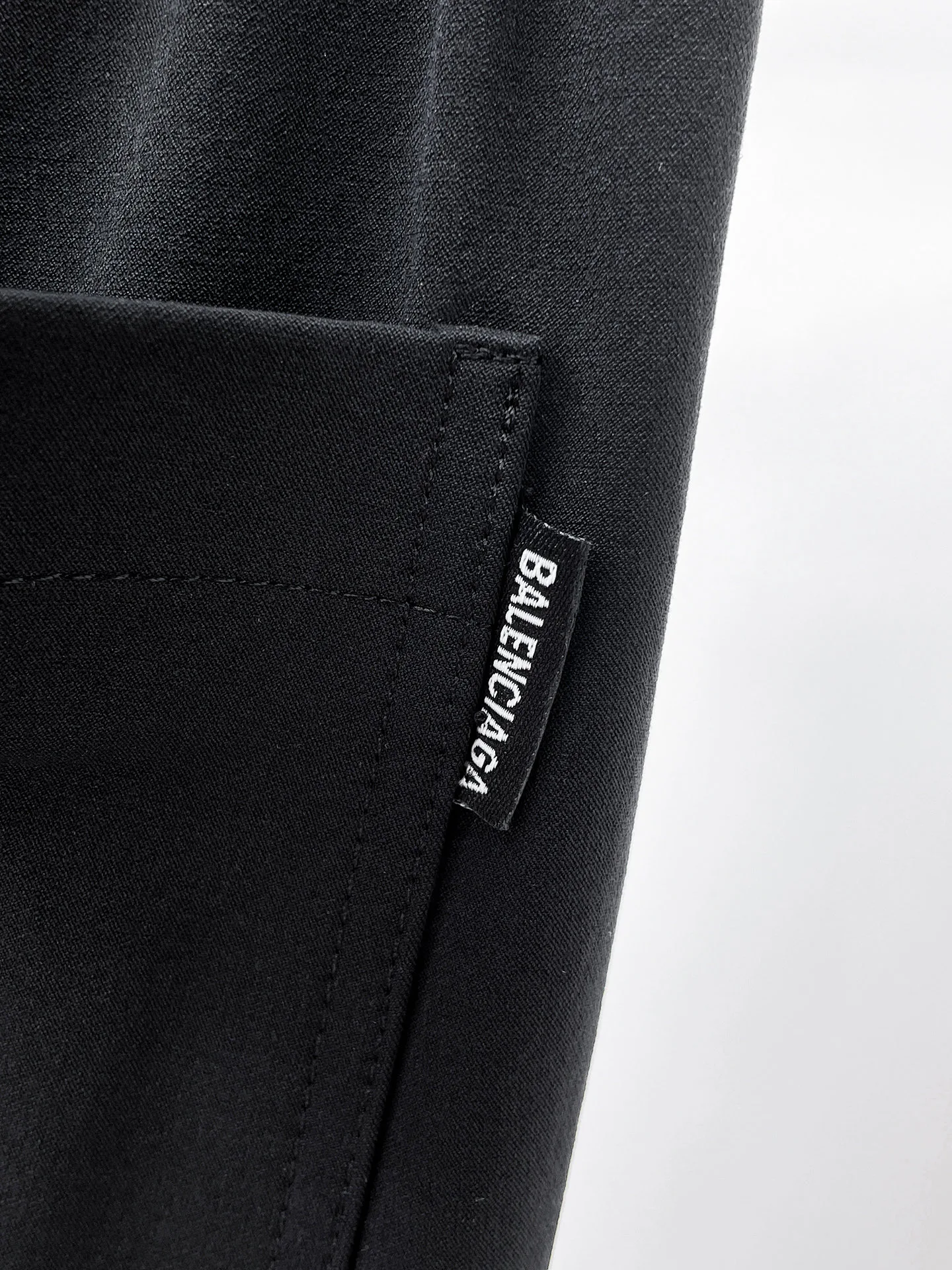Men's Trousers BALENCIAGA 18399411