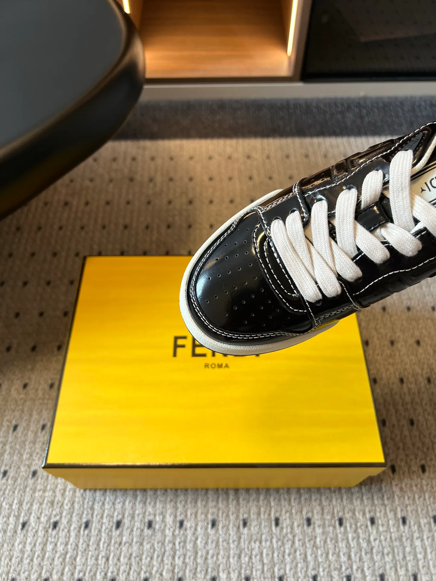 Women's Sneakers FENDI 17696177