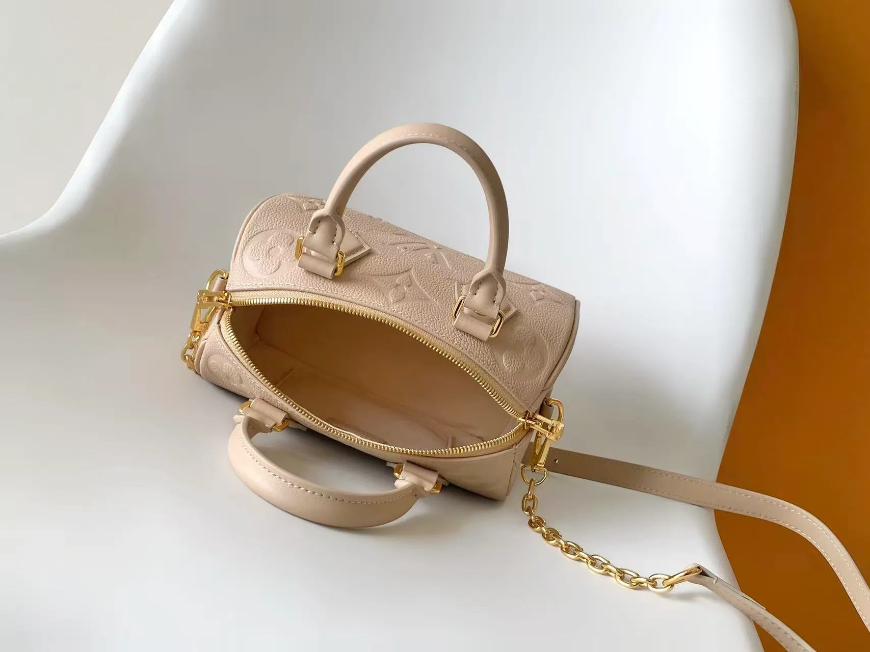 Классические Сумки Женские Louis Vuitton 18664432