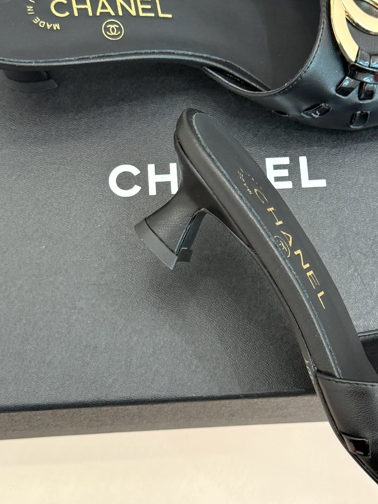 Women's Flip-Flops CHANEL 16932249