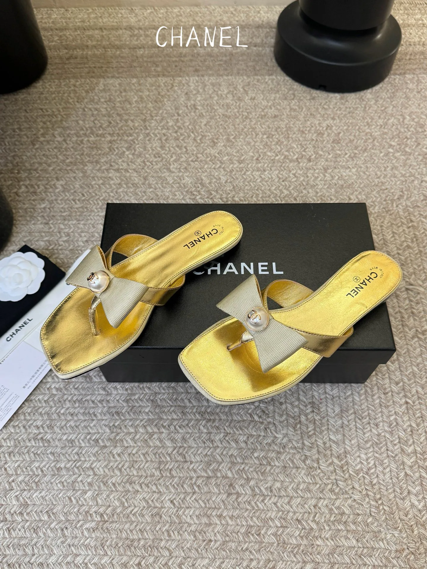 Women's Flip-Flops CHANEL 17220371