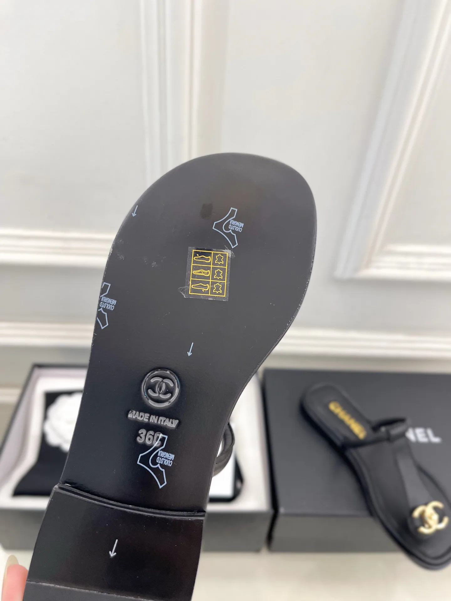 Women's Flip-Flops CHANEL 17506920
