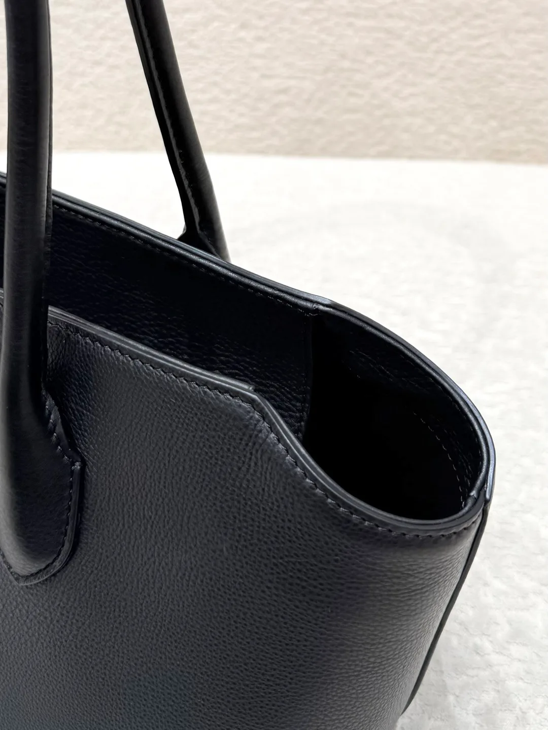 Women's Classic Handbags THE ROW 18070672