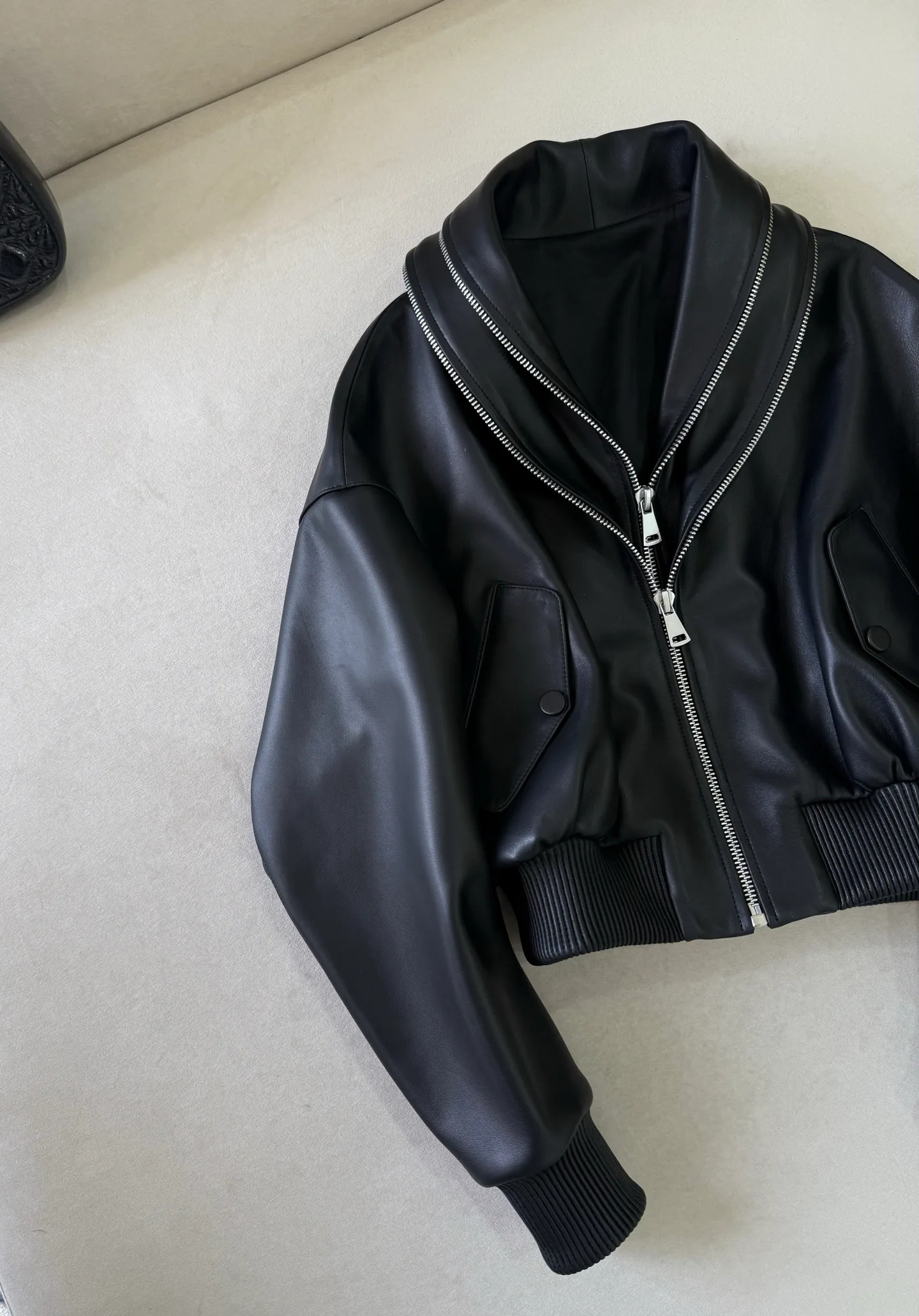 Men's Leather Jackets And Sheepskin Coats GIVENCHY 18513126