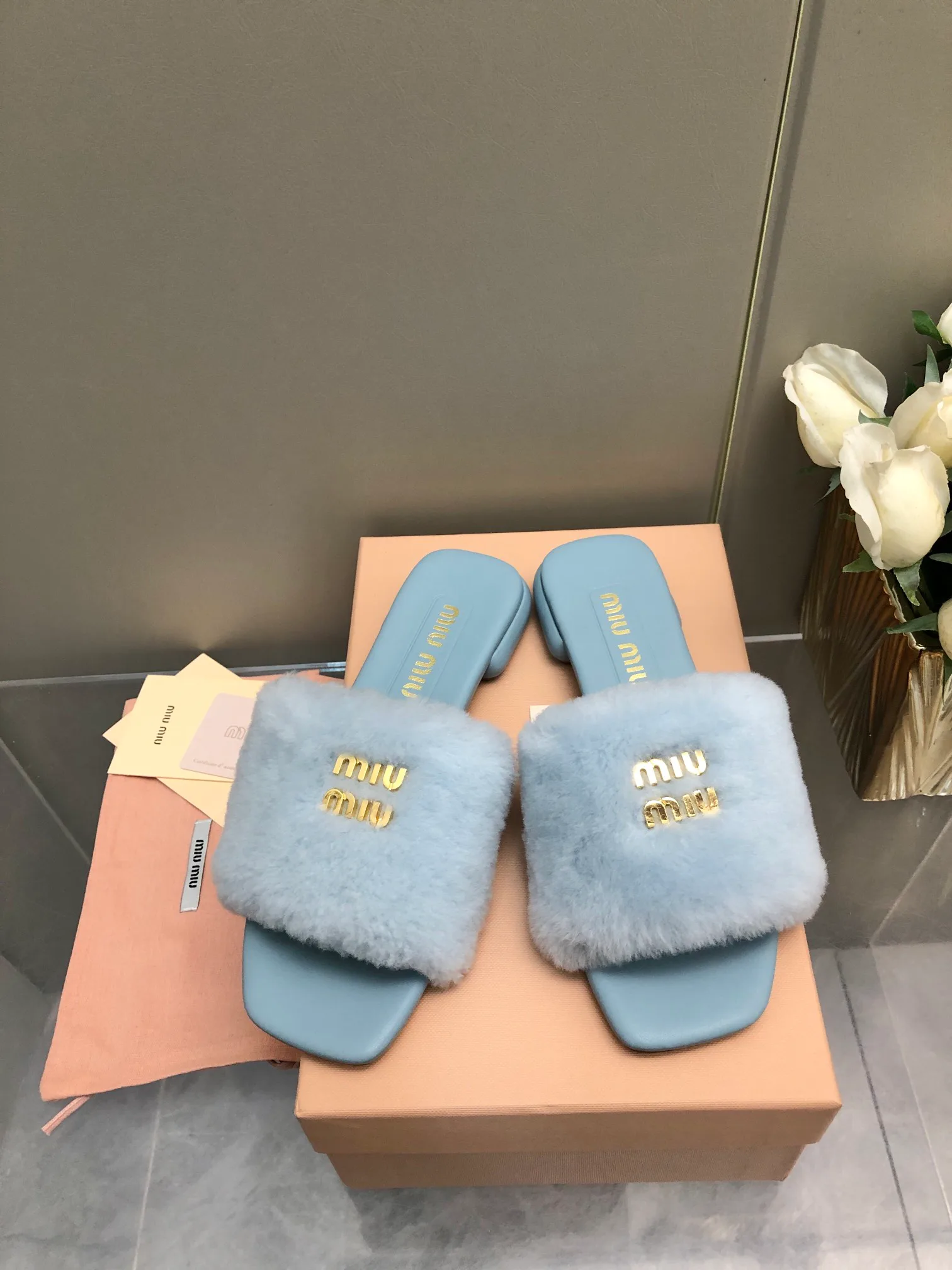Women's Slippers MIU MIU 18005815