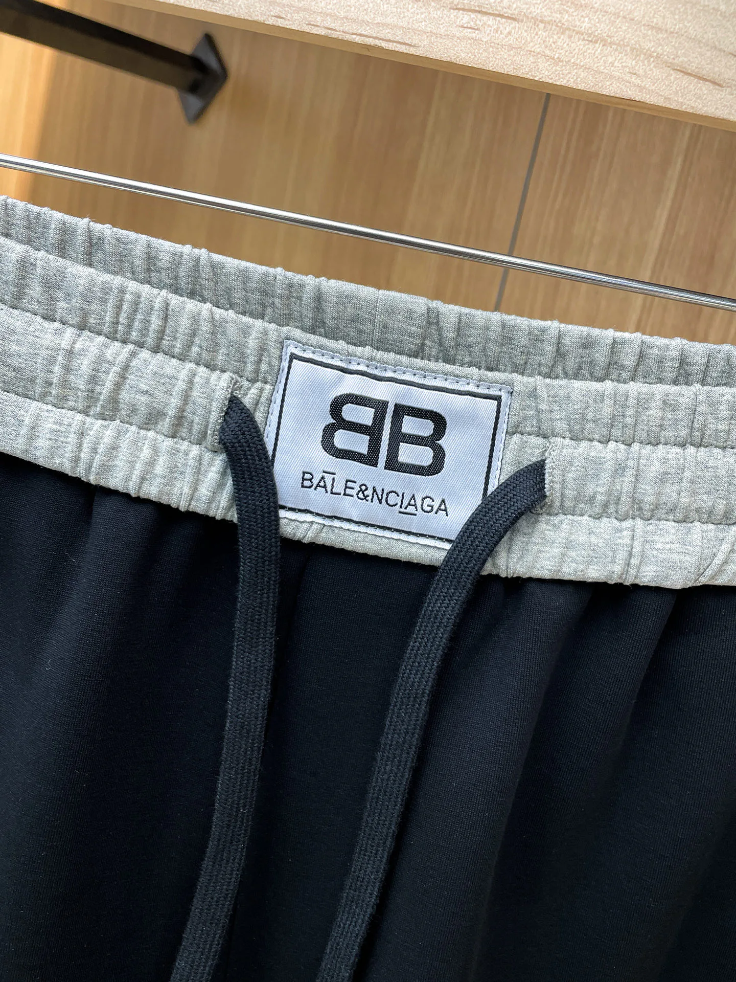 Men's Trousers BALENCIAGA 18499608