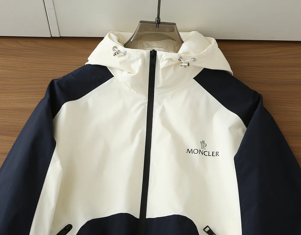 Men's Jackets And Down Jackets MONCLER 17524018