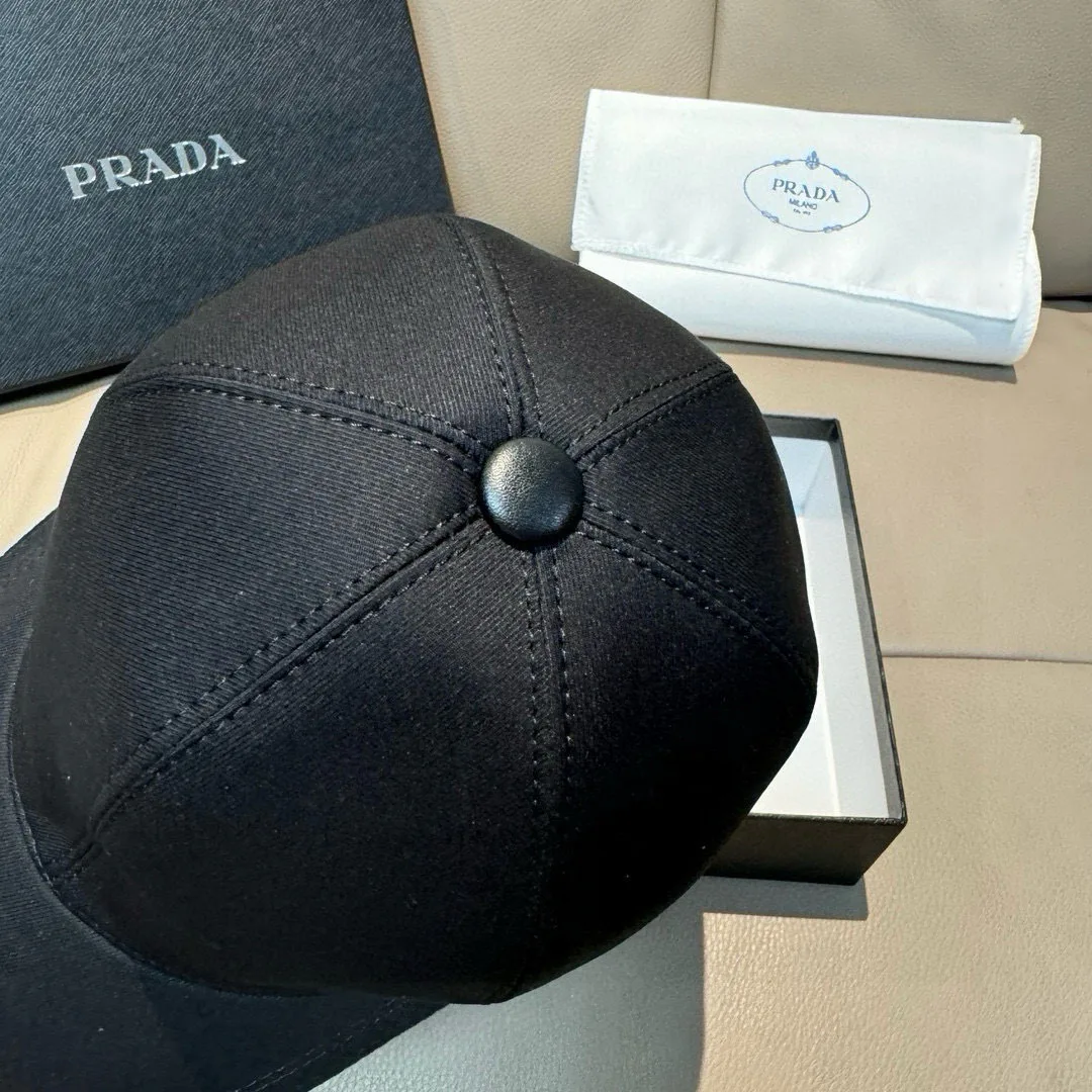 Hats PRADA 17515248