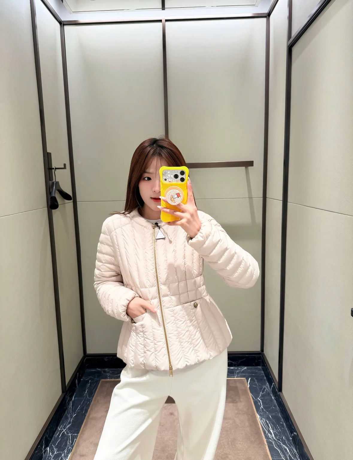 Куртки И Пуховики Женские Moncler 18573090