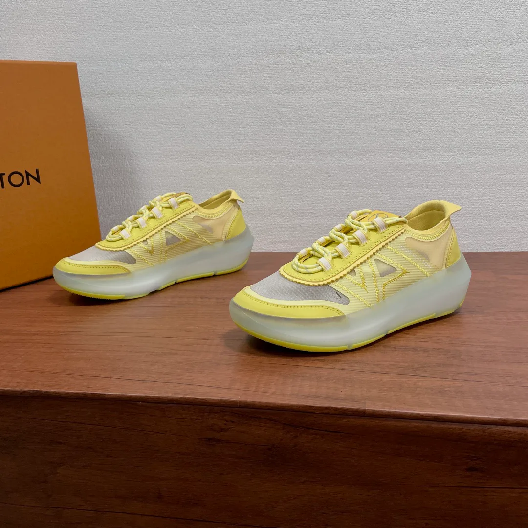 Women's Sneakers LOUIS VUITTON 17542555