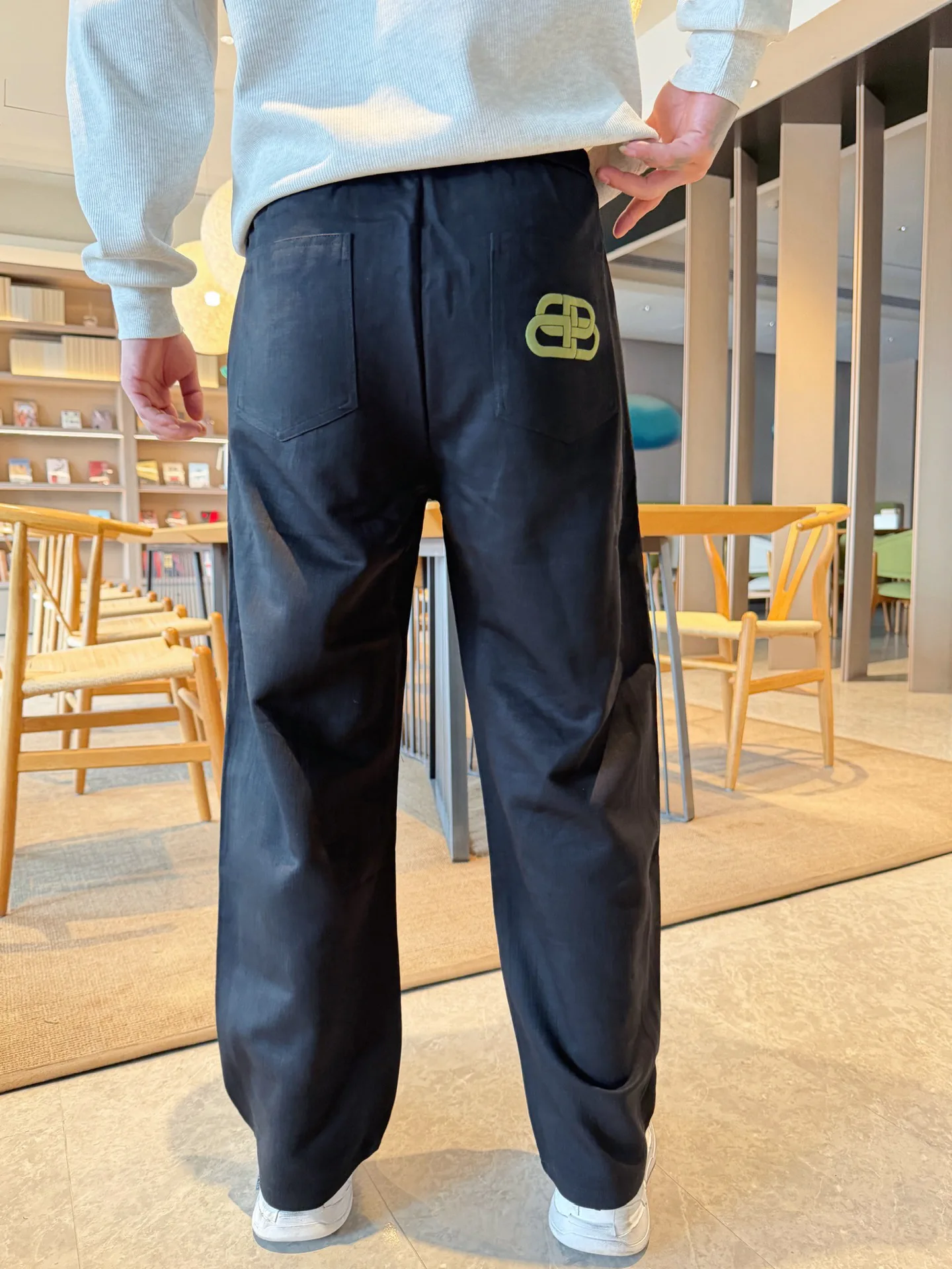 Men's Trousers BALENCIAGA 18345715