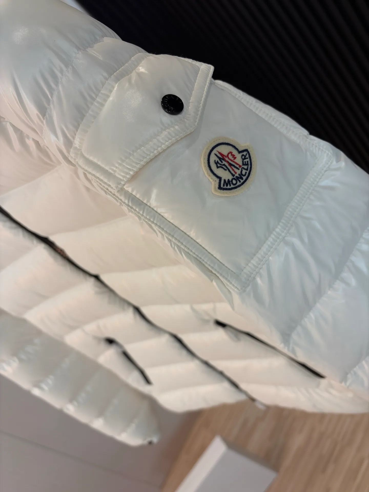 Women's Jackets And Down Jackets MONCLER 17927268