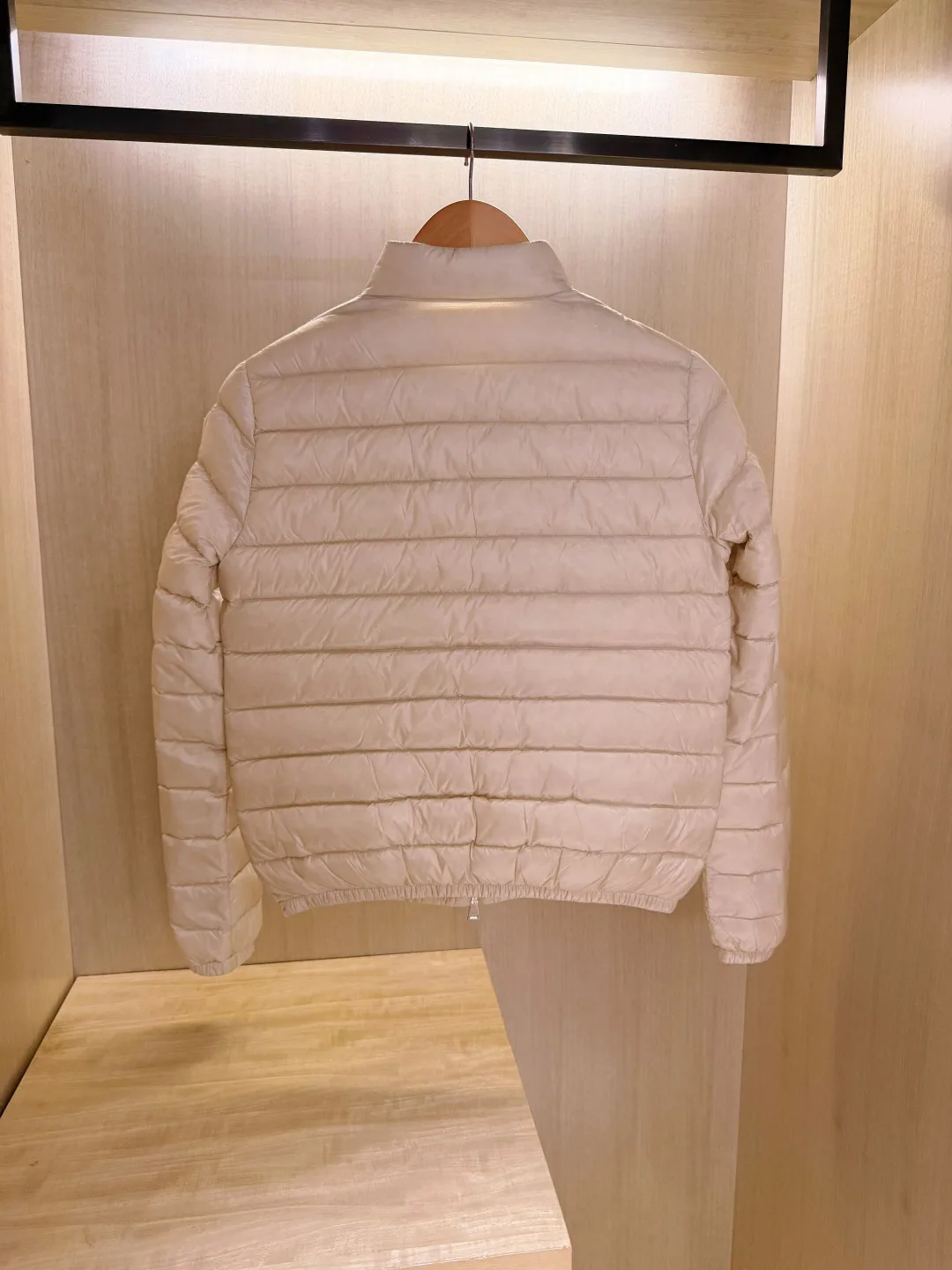 Women's Jackets And Down Jackets MONCLER 16890554