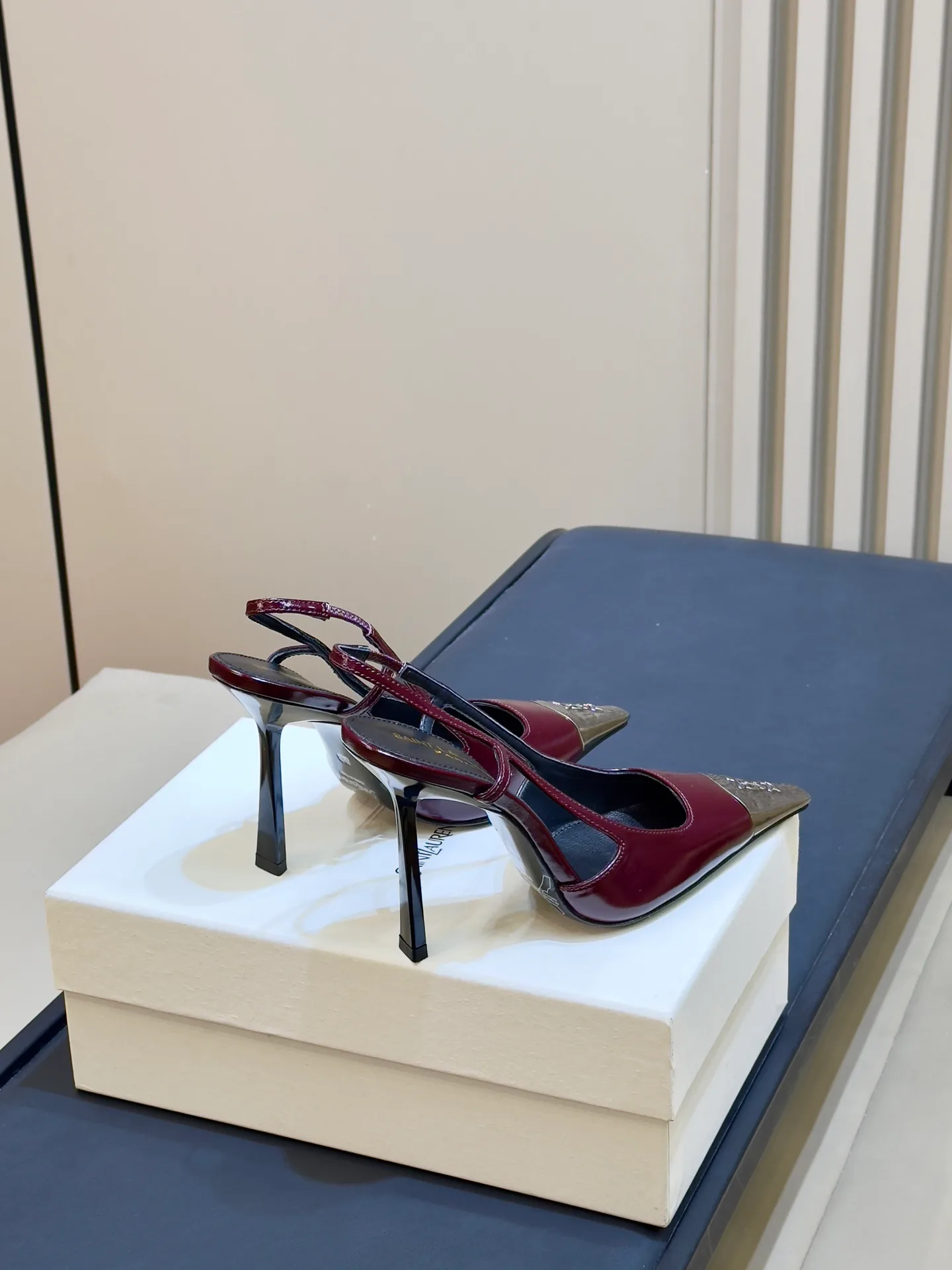 Women's Heels SAINT LAURENT 18073502