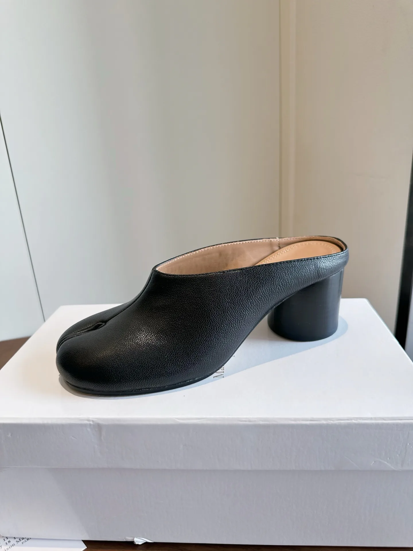 Women's Mules And Clogs MAISON MARGIELA 18444041