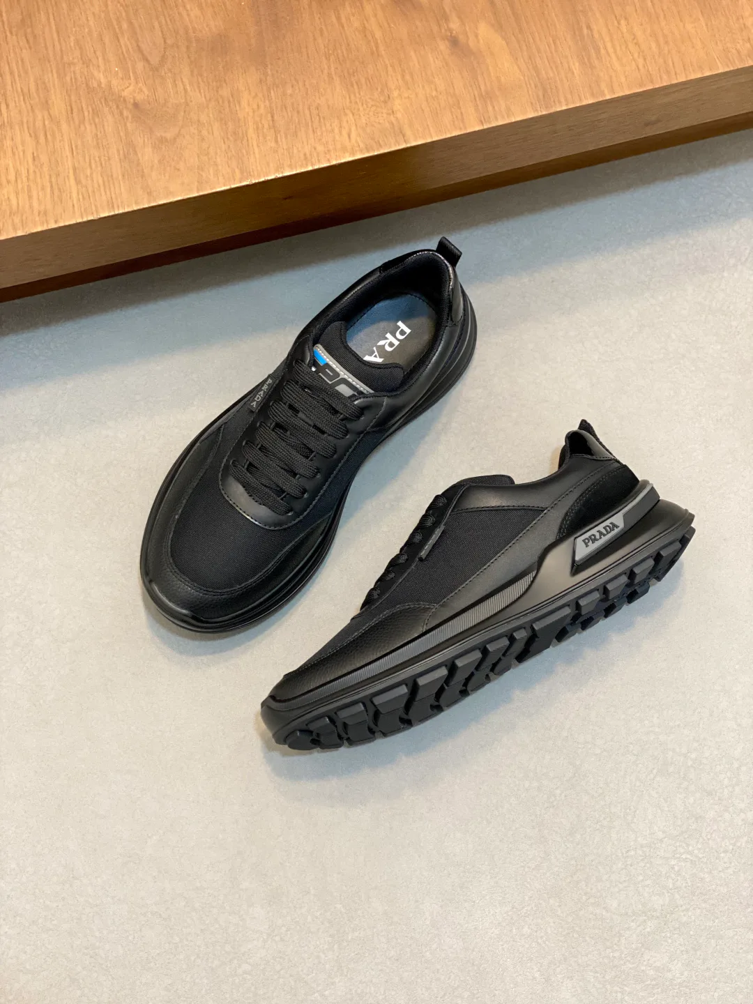 Men's Sneakers PRADA 17809331