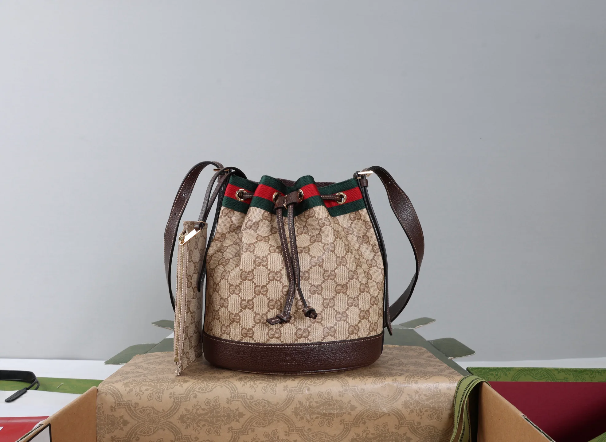 Women's Classic Handbags GUCCI 18065218