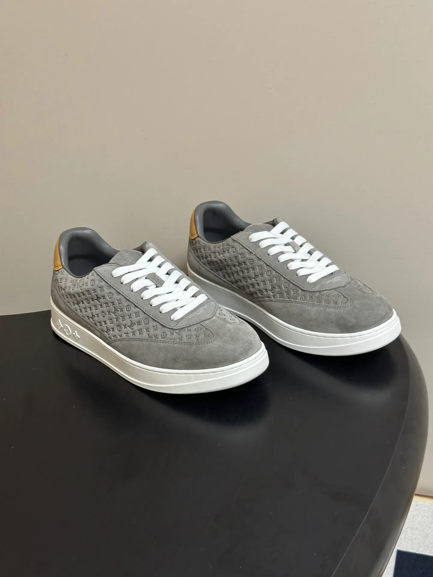 Men's Sneakers LOUIS VUITTON 18340908