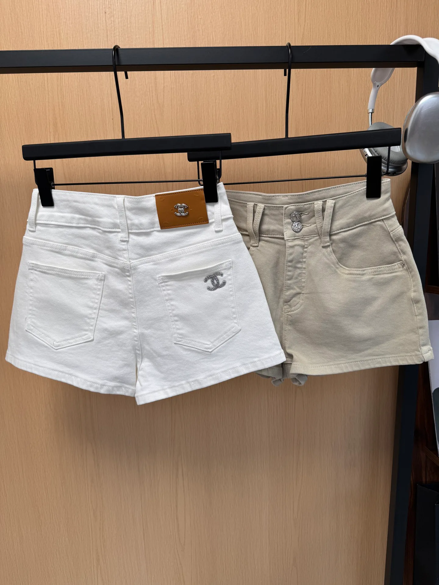 Women's Shorts CHANEL 17039527