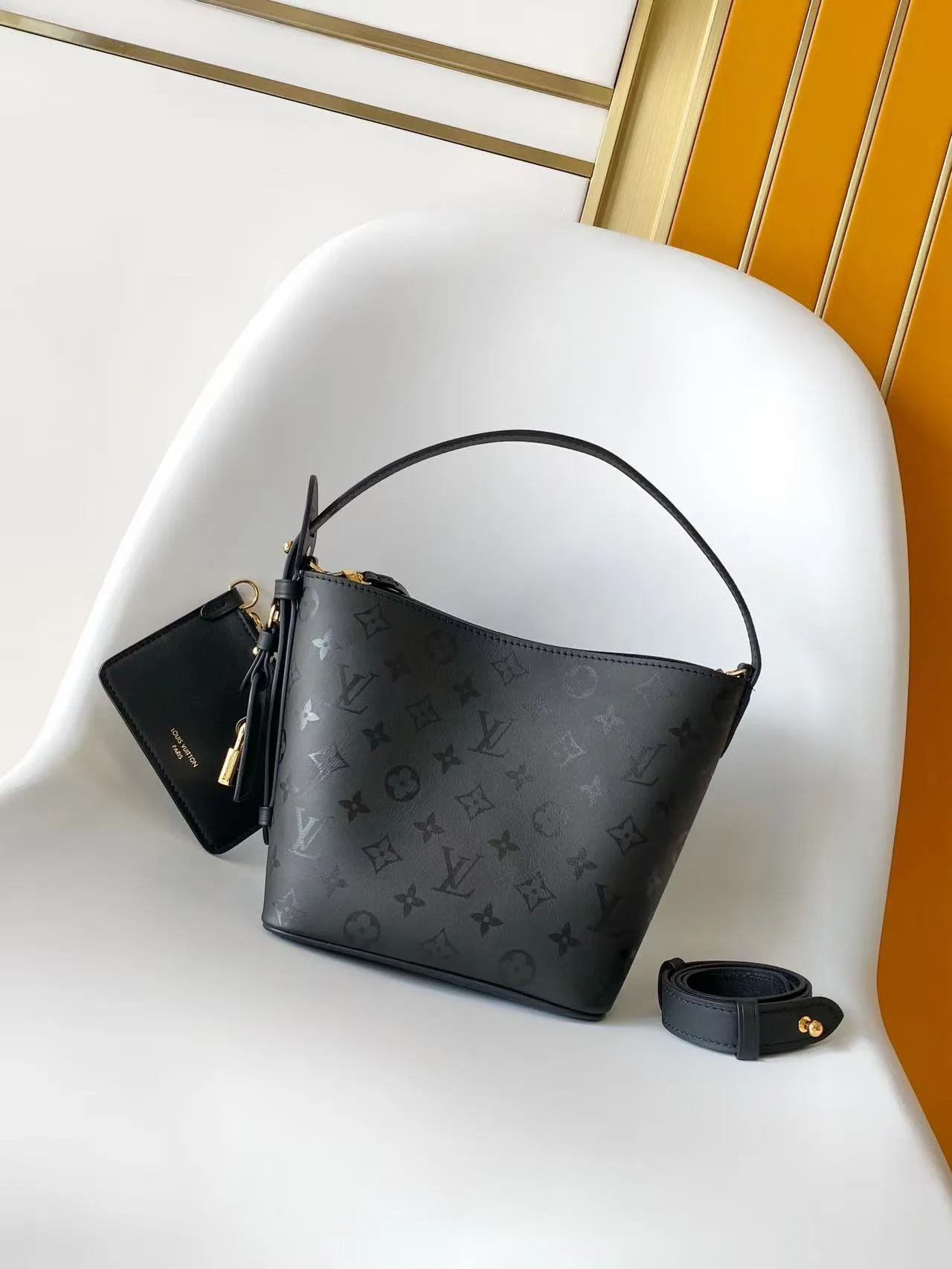 Women's Classic Handbags LOUIS VUITTON 17949199