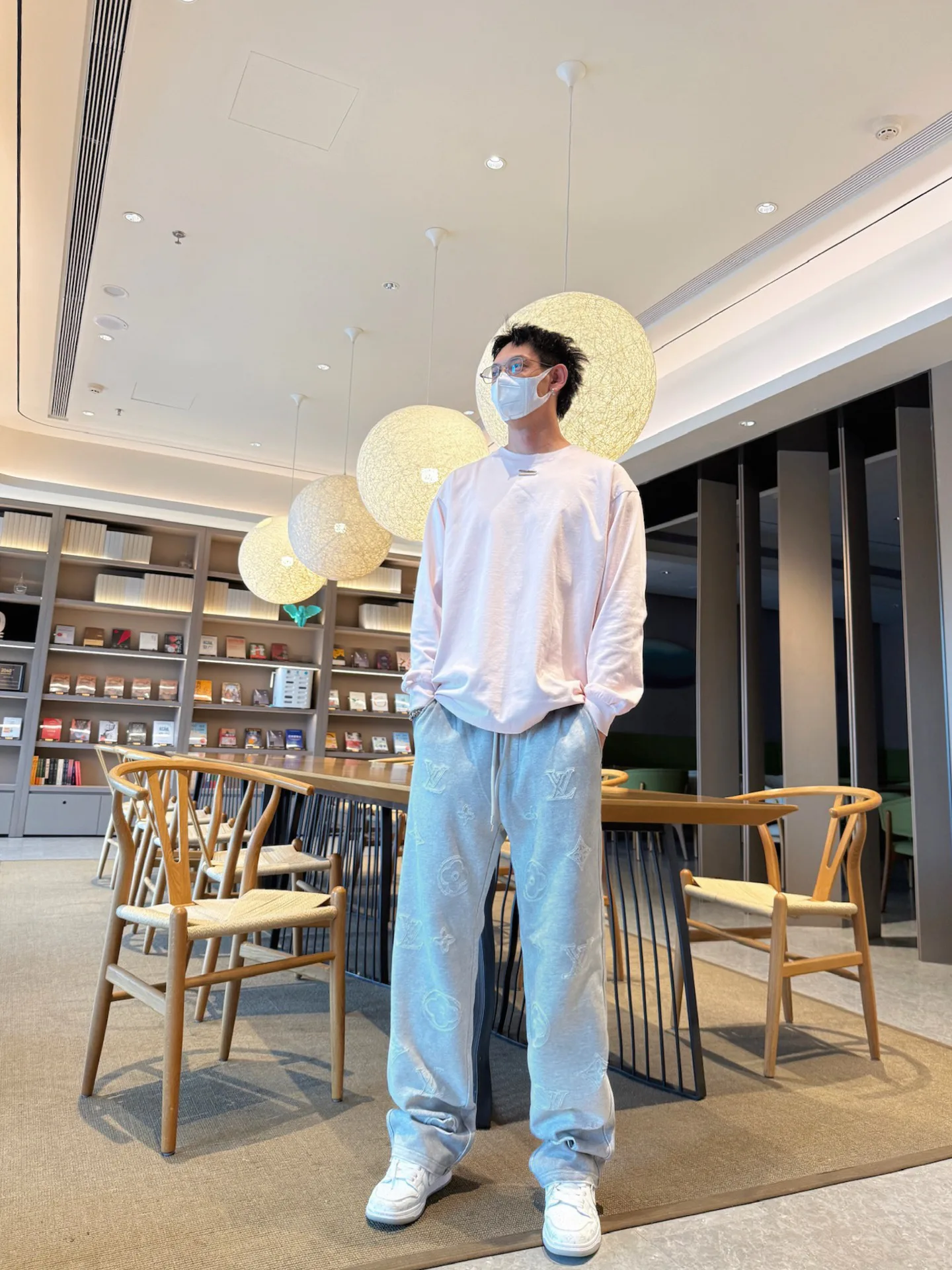 Men's Trousers LOUIS VUITTON 18345748