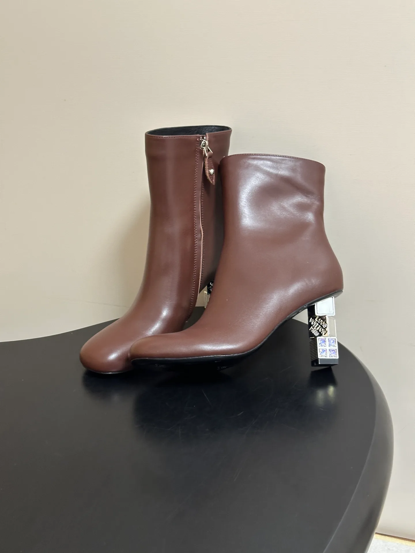 Women's Booties LOUIS VUITTON 18392550