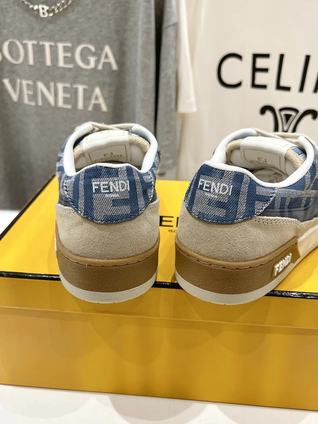 Women's Sneakers FENDI 17908445