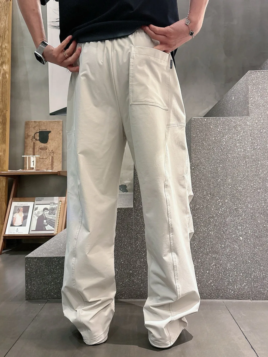 Men's Trousers BALENCIAGA 17810704