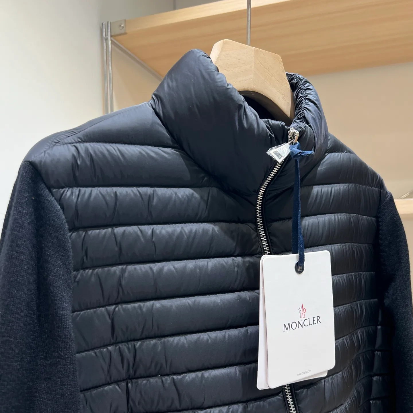 Women's Jackets And Down Jackets MONCLER 18043620