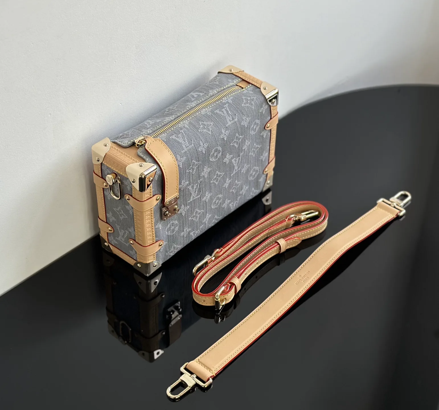 Women's Classic Handbags LOUIS VUITTON 18376409