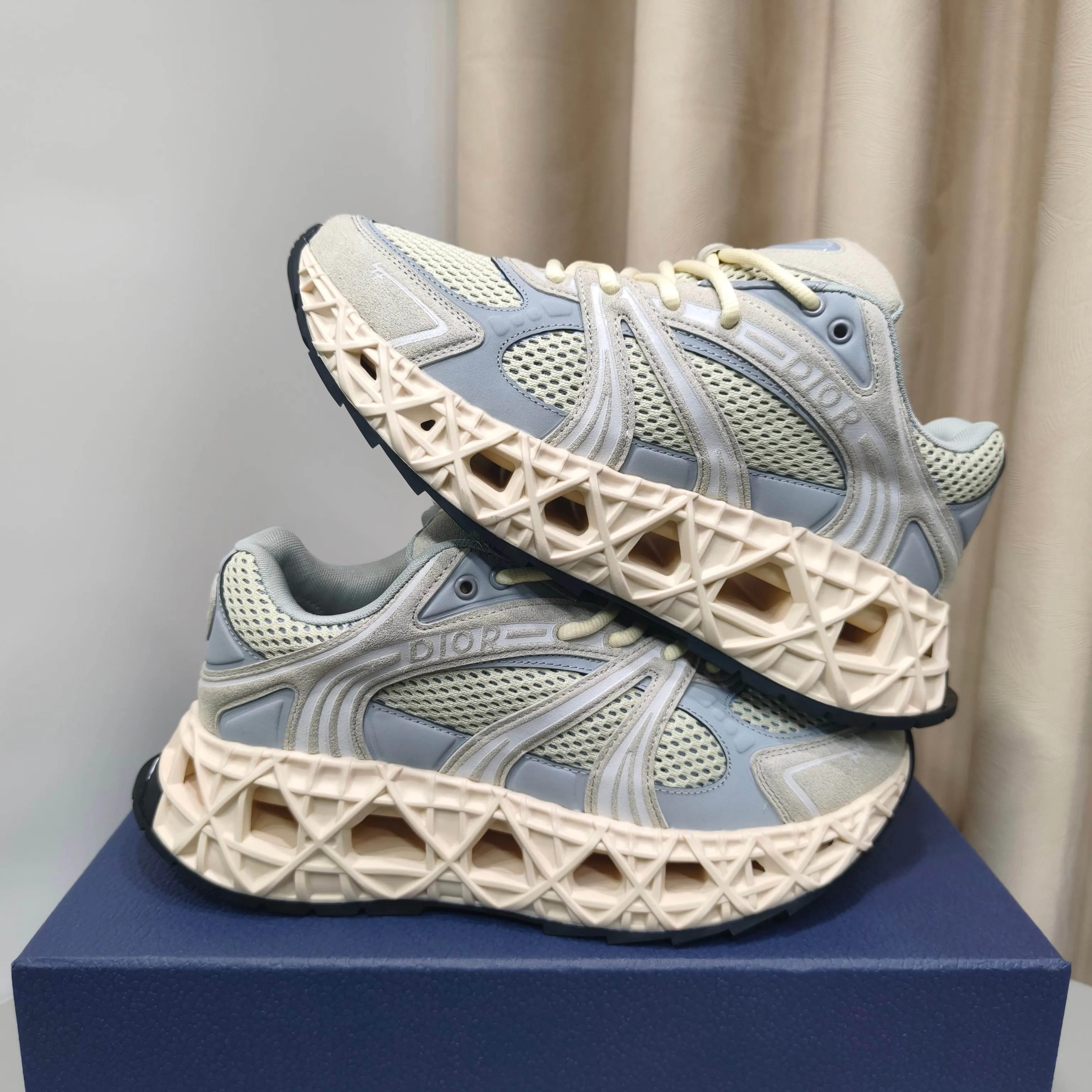Men's Sneakers CHRISTIAN DIOR 17989030