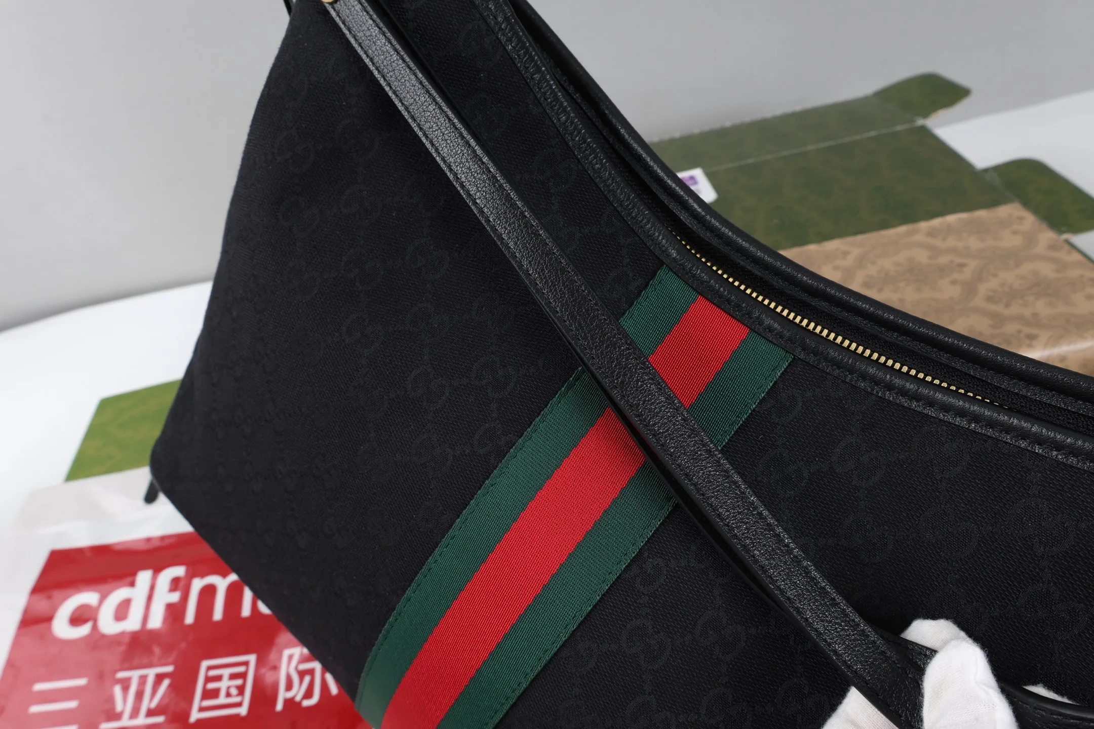 Women's Classic Handbags GUCCI 18250602