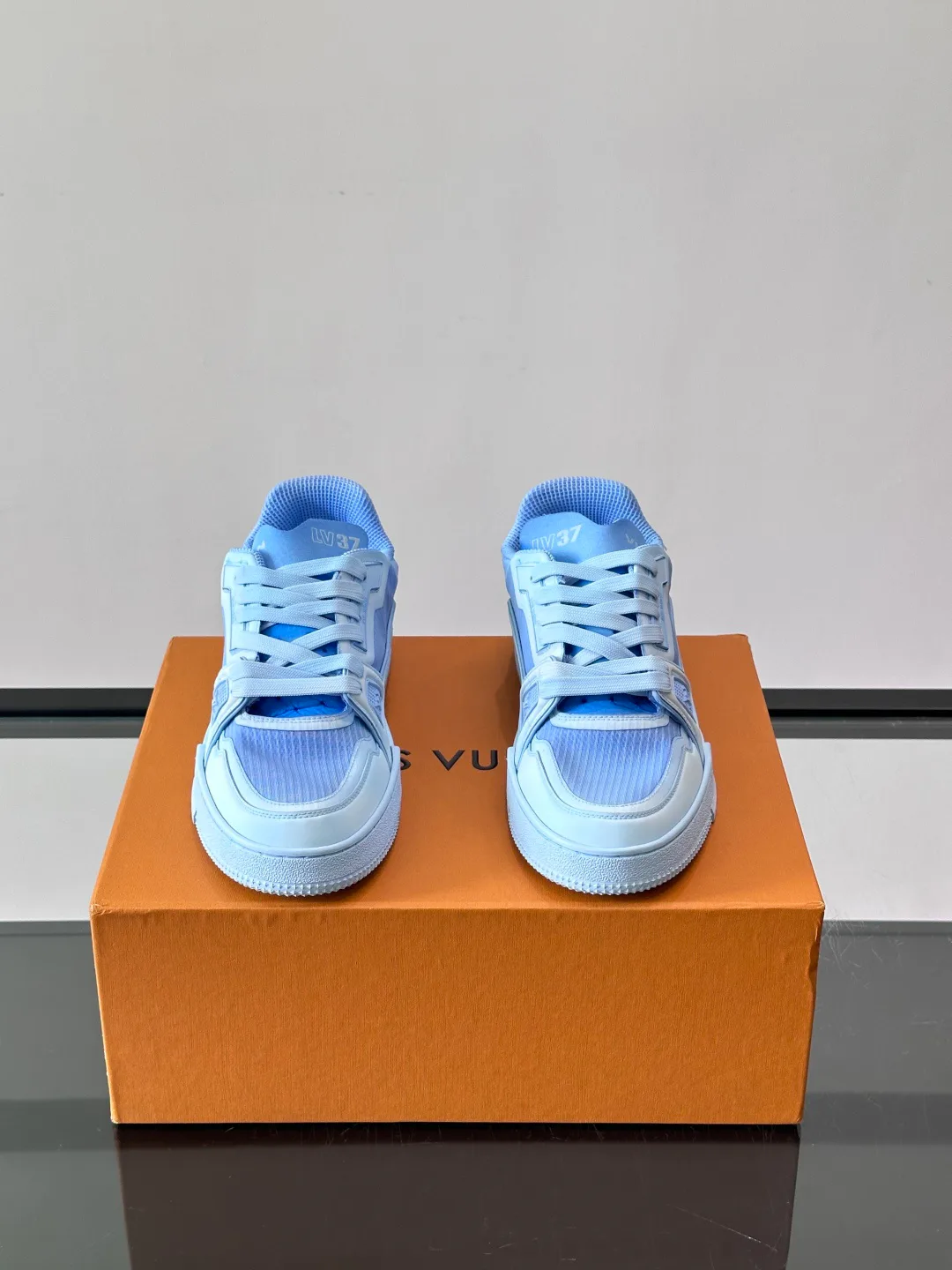 Men's Sneakers LOUIS VUITTON 17349440