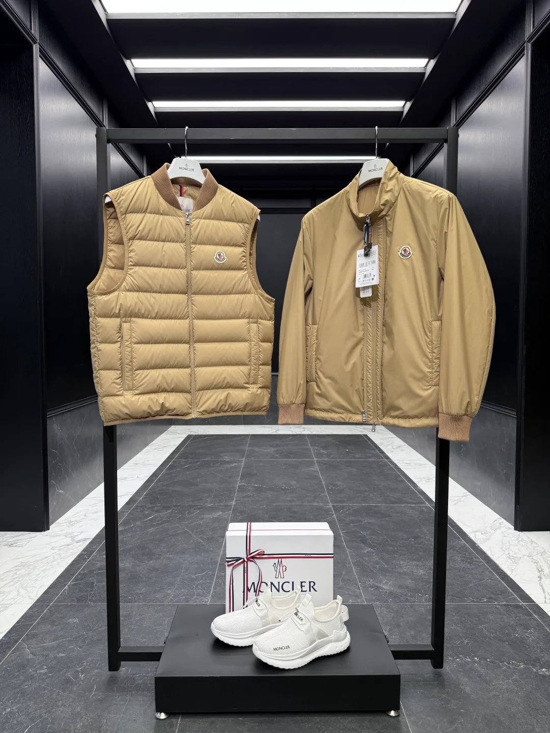 Men's Jackets And Down Jackets MONCLER 18007604