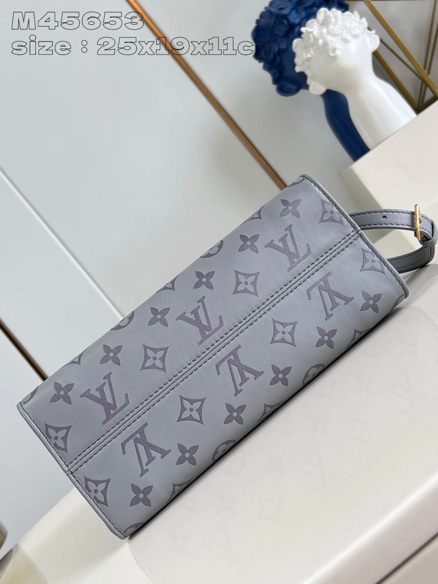 Women's Classic Handbags LOUIS VUITTON 18227602