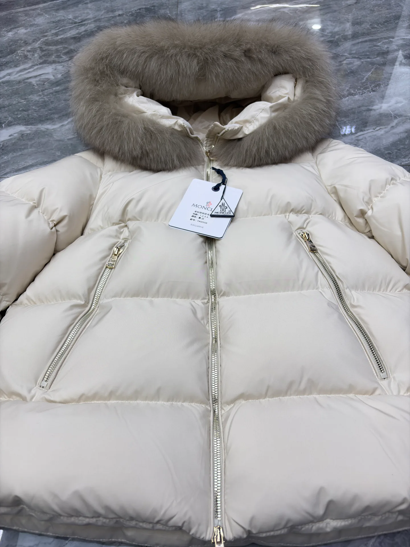 Women's Jackets And Down Jackets MONCLER 17830624