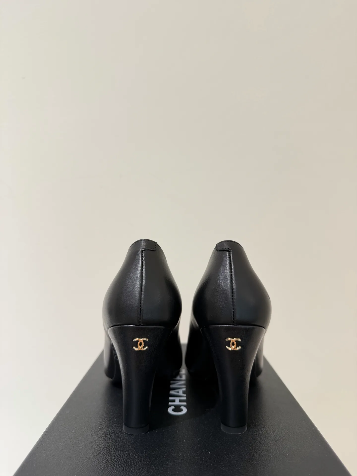 Women's Heels CHANEL 18080031